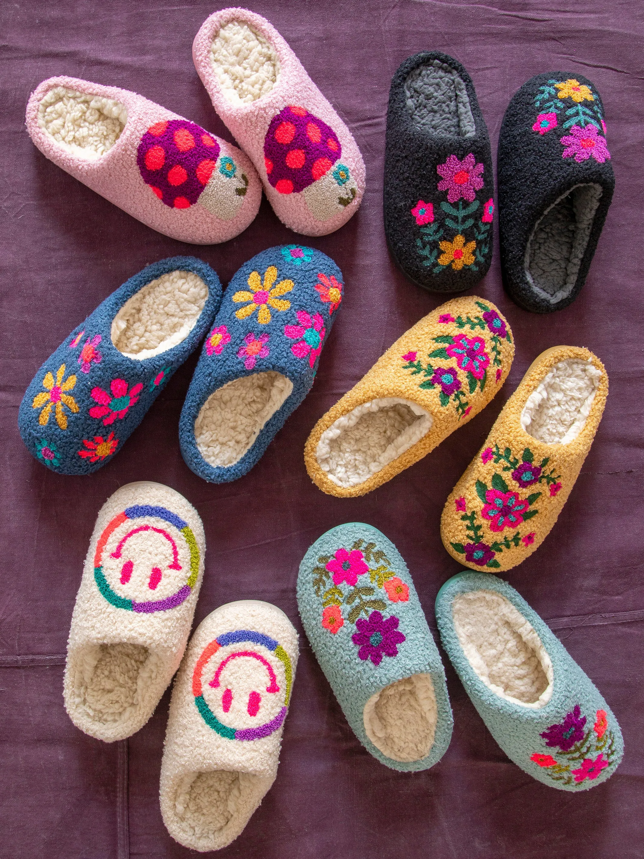 Icon Sherpa Slippers - Neon Smiley Face